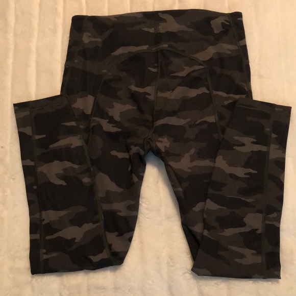 Athleta Camo 7/8 Tight - Picture 6 of 10